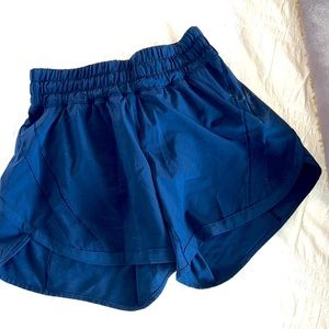Lululemon tracker shorts